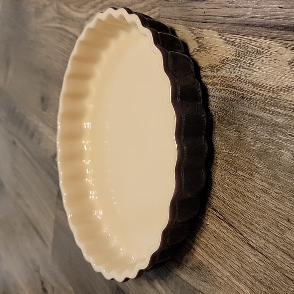 Le Creuset Cassis Fluted Tart/Flan/Quiche Dish